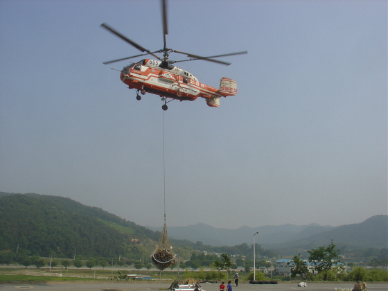등산로 정비사업 대형헬기 1대 투입지원