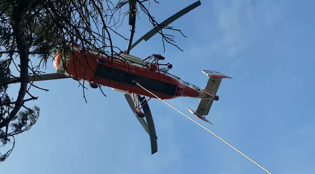 산림청 청양산림항공관리소, 산 정상 헬기 자재운반 이미지4